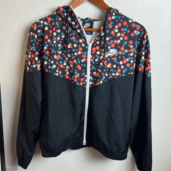 Nike Hooded Wind Breaker - Picture 1 of 3